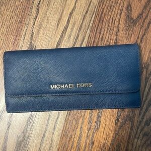 Navy Michael Kors Jet Set Wallet
